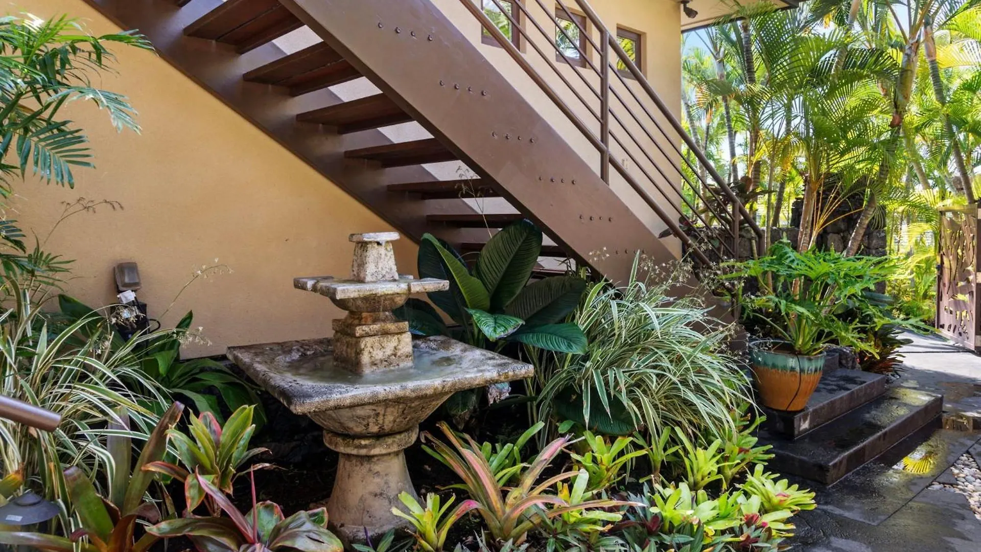 Keauhou Estates Hale Ohana Lea 11 Kailua-Kona 0*,